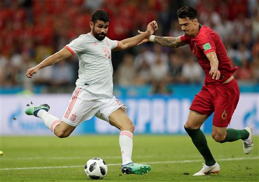 欧冠战报：马杜埃凯双响，马丁内利破门，阿森纳3-0布鲁日